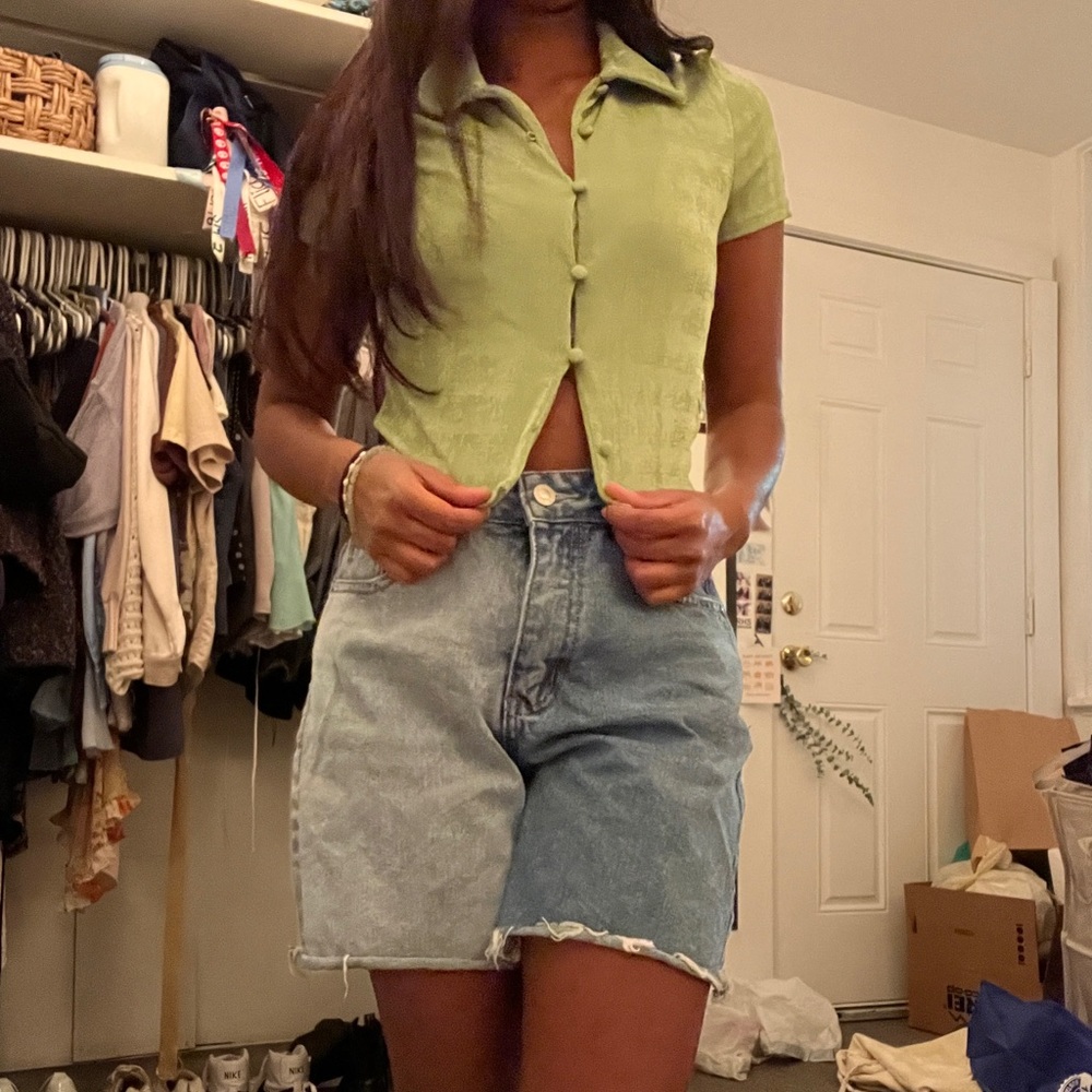 Green cropped button up!